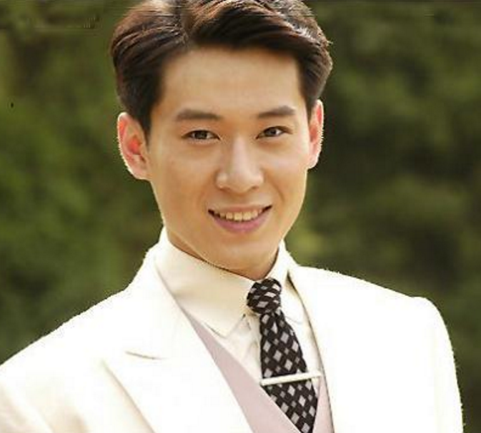 同样81年出生,张敬轩,李立,马光泽都没老,而他却是40岁容颜