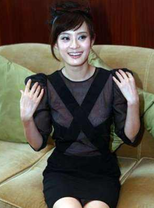 女星穿透视装,孙俪最保守,袁立辣眼睛,最后一位若隐若现