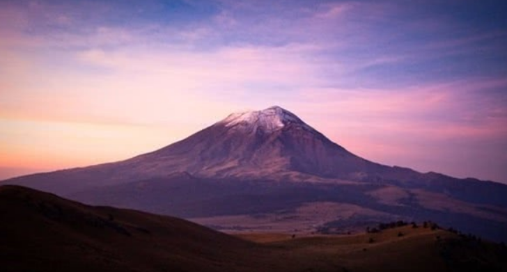 不止一個!墨西哥火山上空出現