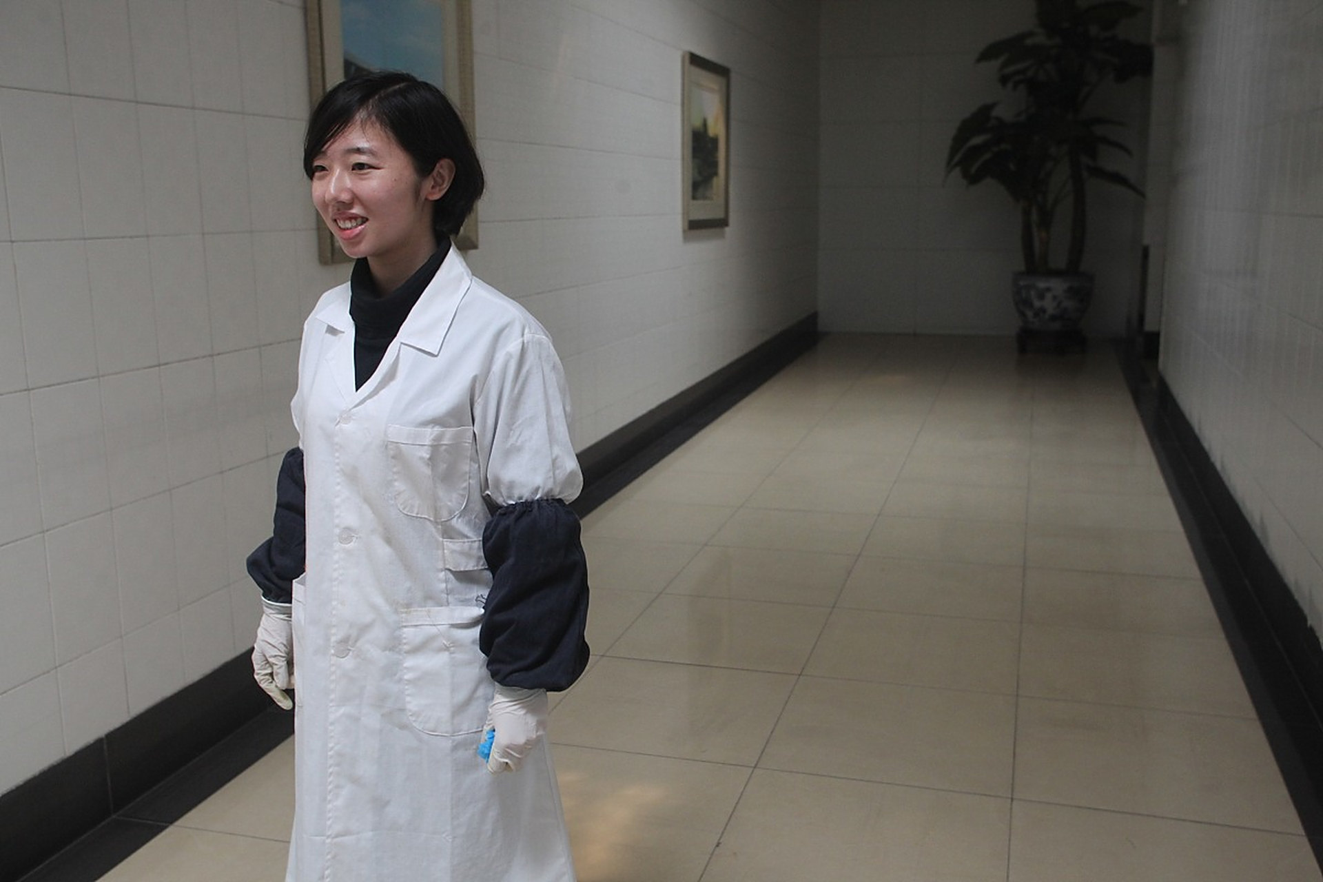 "00后女殡仪师"回应热搜——#殡葬专业就业率百分之百# :求稳没错,但