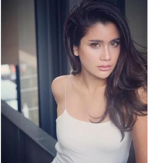 热衷慈善的泰星,poo联合国难民署亲善大使,pope10年资助儿童