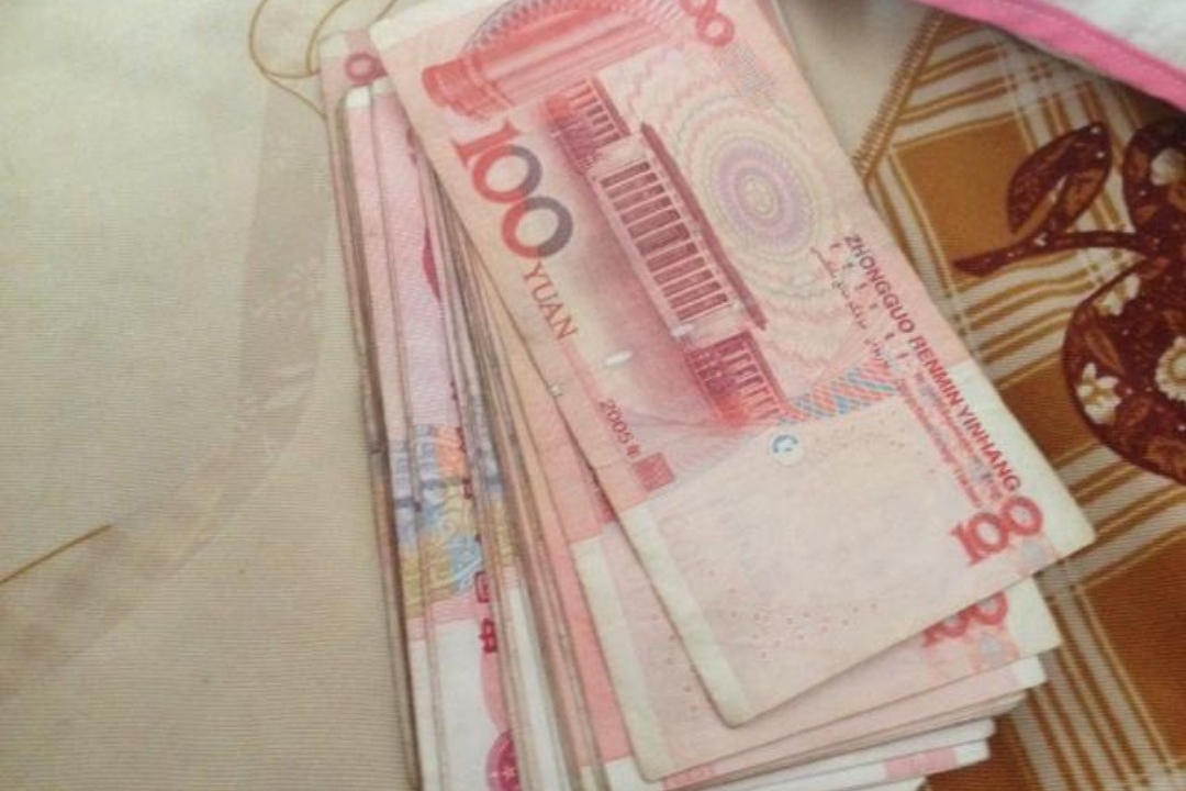 结婚时公公找我家借八万块钱,六年后,婆婆说的话让我心寒