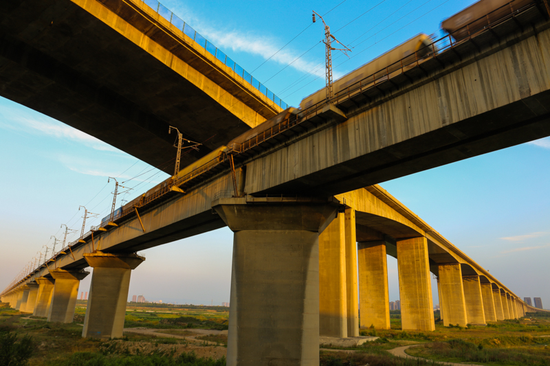 陕西省西安市:国优精品西铜高速渭河特大桥雄姿
