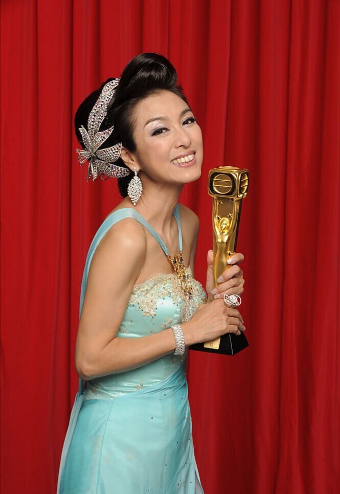 第三名:郑少秋,在70年代风光无限的郑少秋,以武侠剧见长,他所塑造的