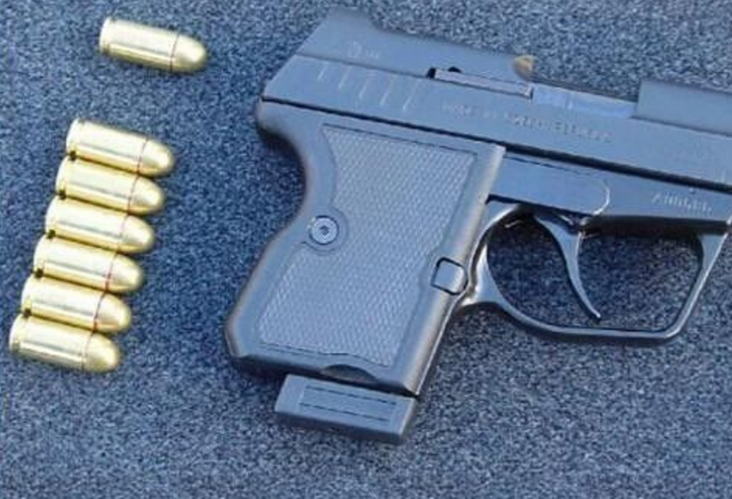 瑞士迷你枪,这是世界上最小的左轮手枪,全长只有5.