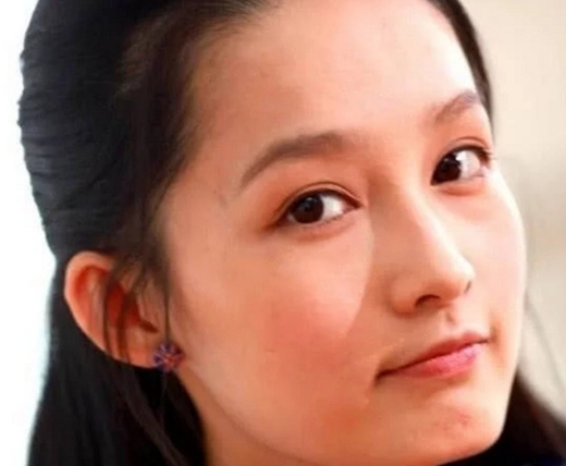 杨幂卸妆后,李沁卸妆后,佟丽娅卸妆后,网友:还是有实力派的!
