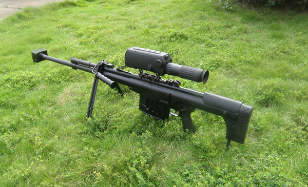 cs/lr4型狙击步枪,护手和枪托使用纤维塑料制造,不仅有很好的防滑作用