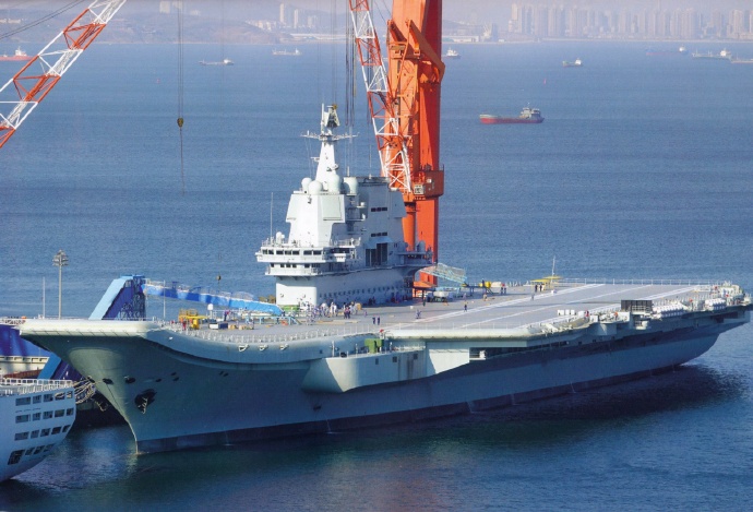 001a型航空母舰是中国首艘自主建造的国产航母,基于对前苏联库兹涅