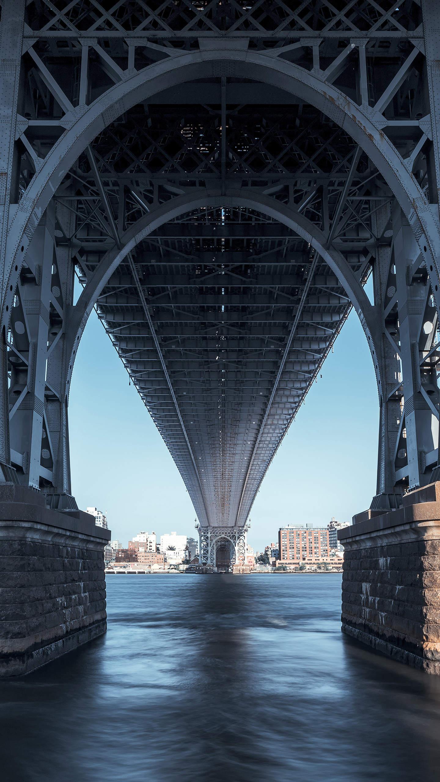铁轮滑过风铃渡,留给我的只有那眼亮着灯的农家小窗