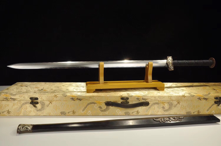 螭虎汉剑螭虎在中华民族的古老文化中代表神武力量权势,王者风范