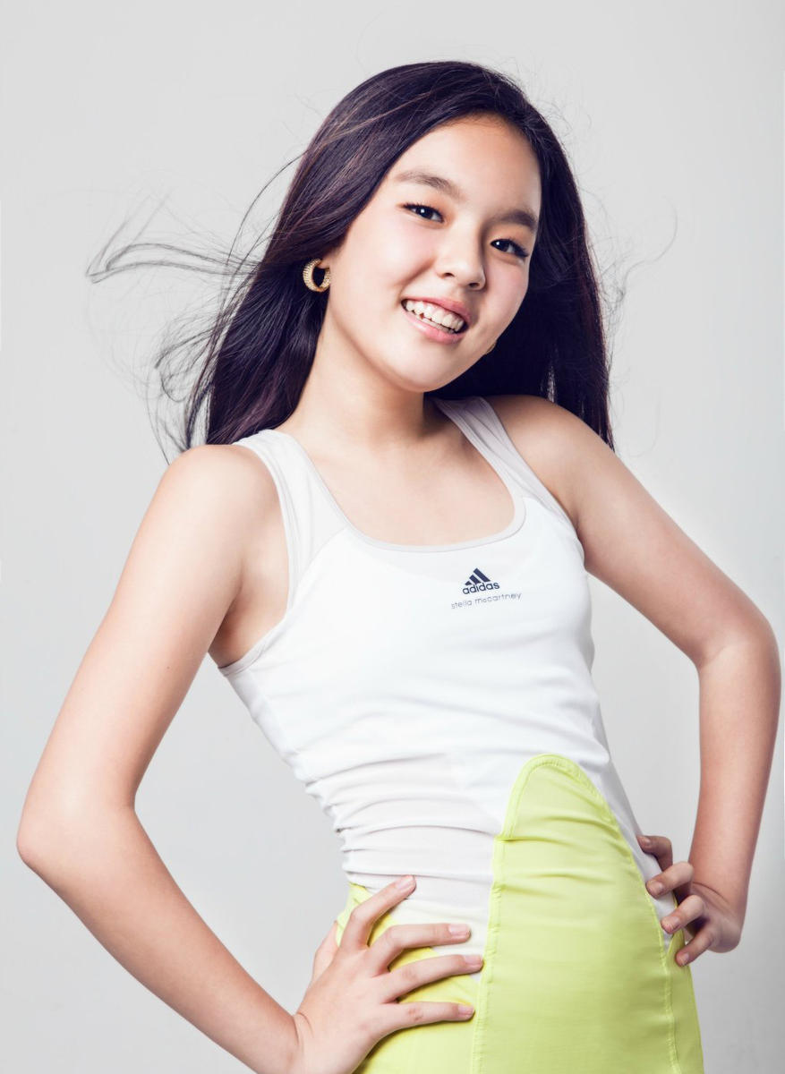 李咏一家生活照,女儿法图麦李国际范十足啊