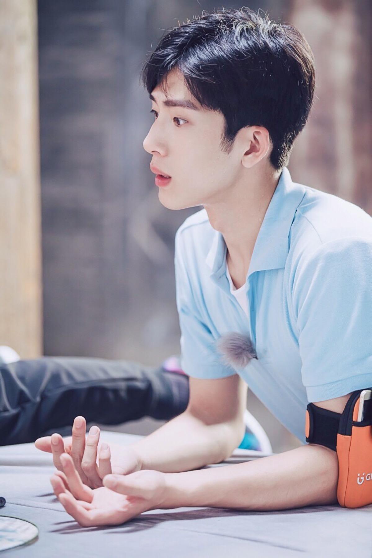 张柏芝混血我信,井柏然混血我信,而说他是混血真的很难相信!