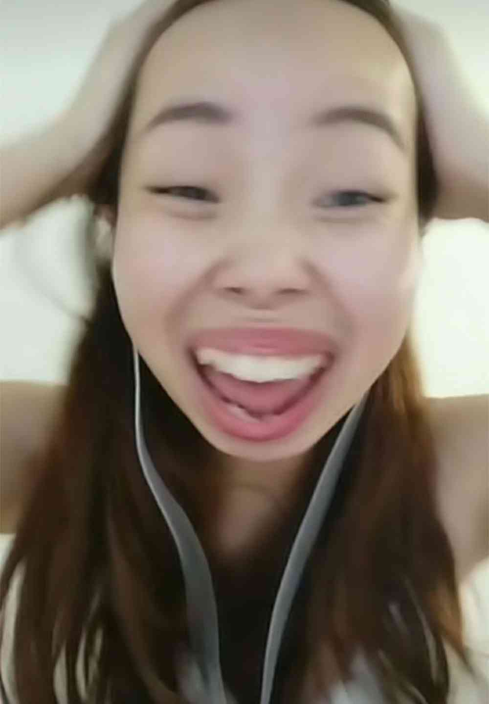 现最火网红嘟嘟姐在抖音清纯可爱,在快手却奇丑无比!