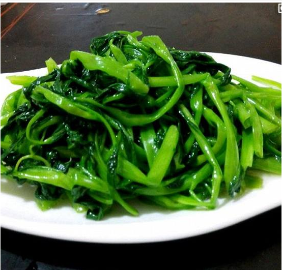 我们平常炒空心菜就是洗过之后直接放到油锅中炒,其实我们忽略了一点