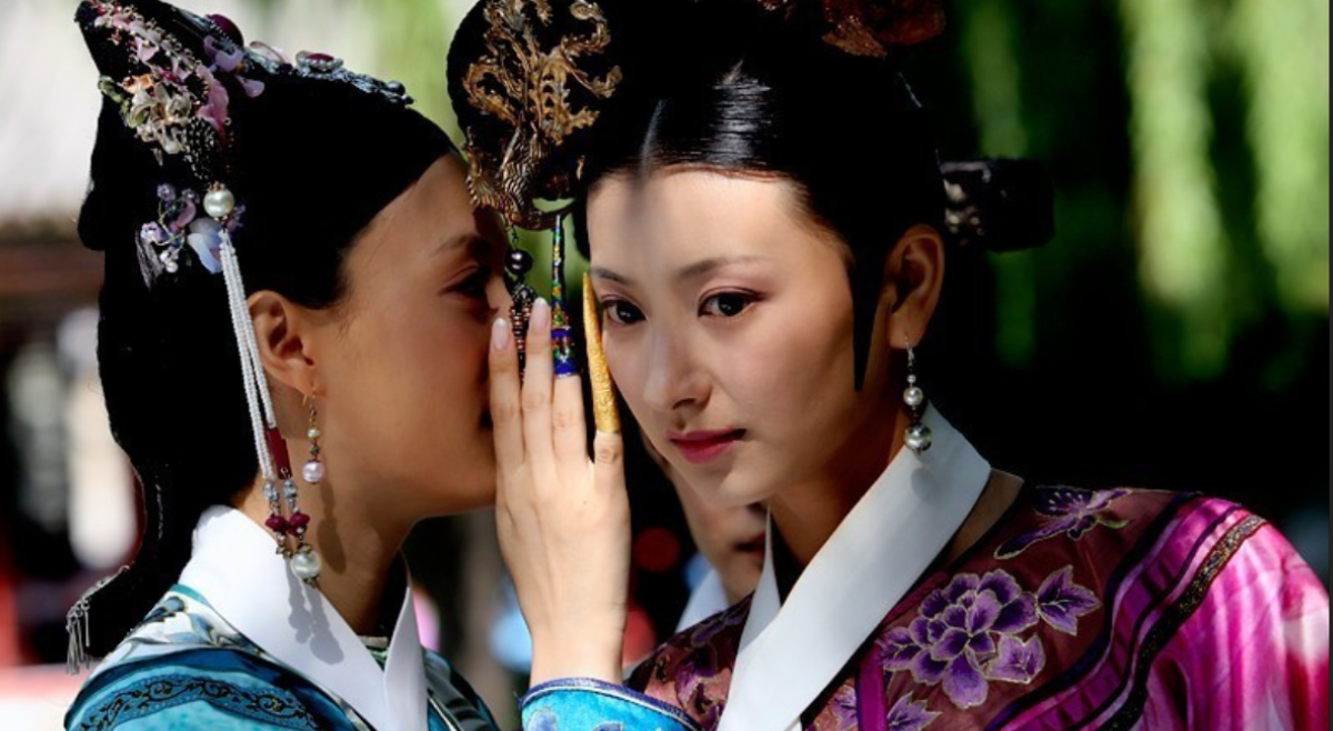 《甄嬛传》荣选侍故意将芍药送到华妃的坟头,贞贵嫔大病卧床不起