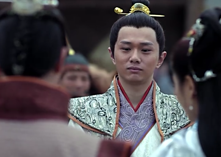 他是《琅琊榜》中腹黑小王爷宇文暄,生活中帅气十足,实力圈粉