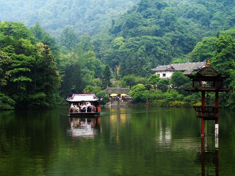 消失的风景—青城山月城湖