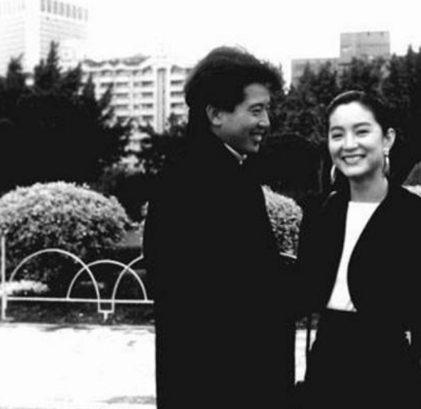 明星老照片:秦汉和林青霞,潘虹和巩俐,梅艳芳和刘德华!