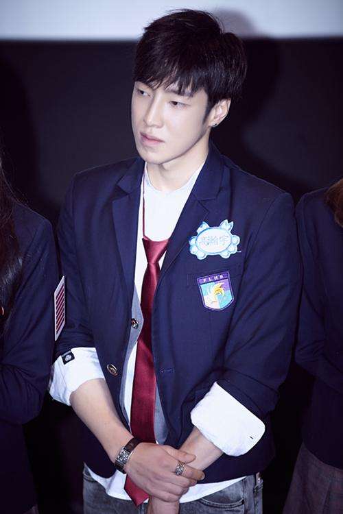 五个邓伦中混入了一个高瀚宇,两人太像了傻傻分不清,你能找到吗 转载