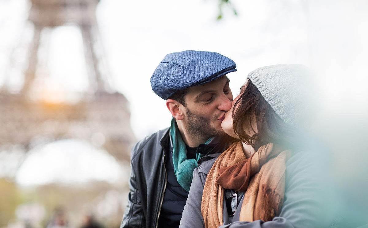 法国亲吻礼图片