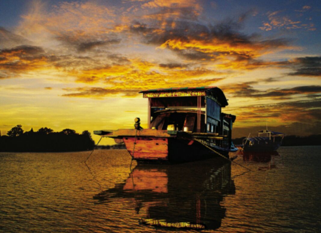 「七一」南湖的小船