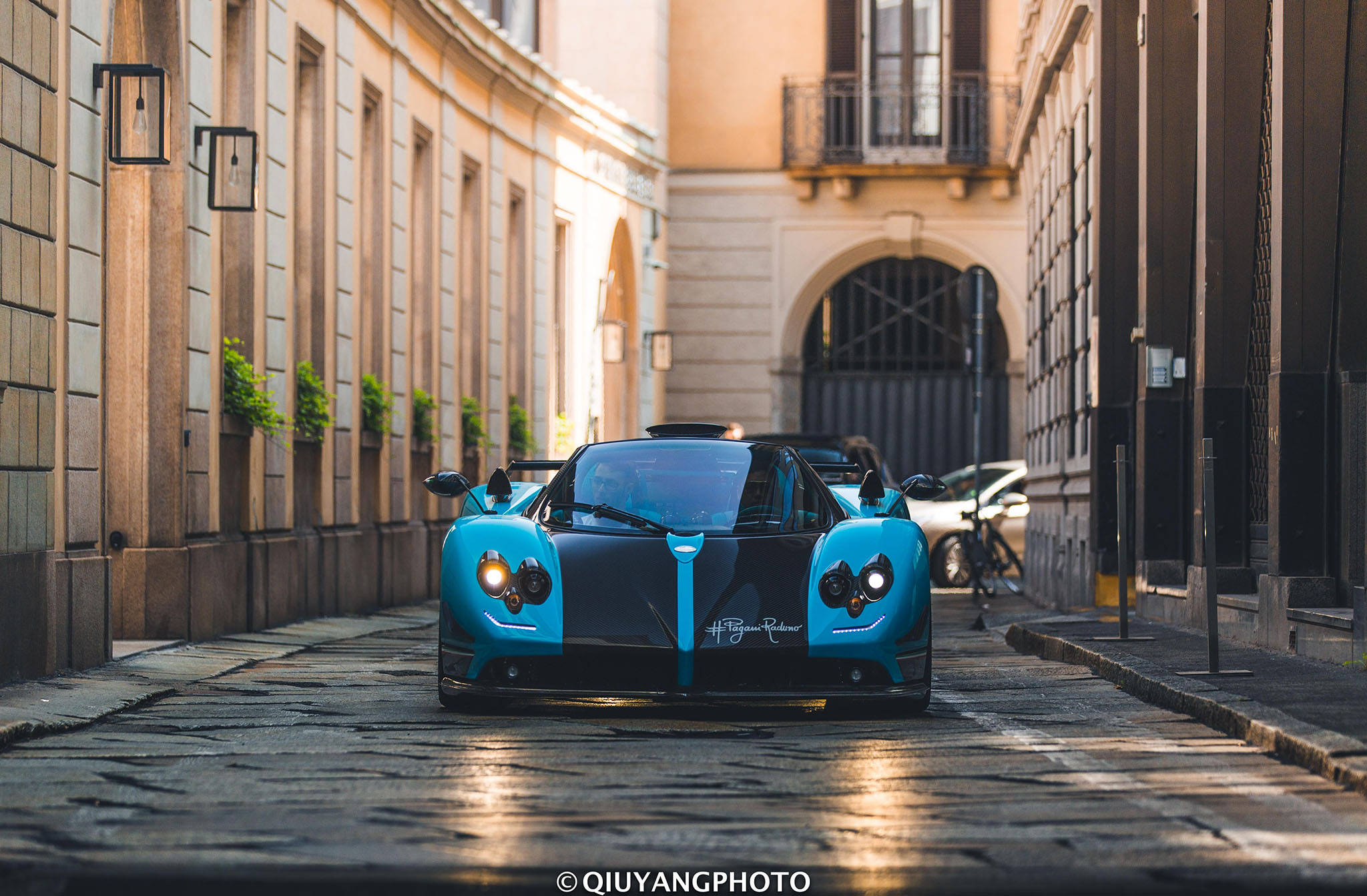 帕加尼zonda uno意大利街拍,号称艺术品的超跑真的很有意境!