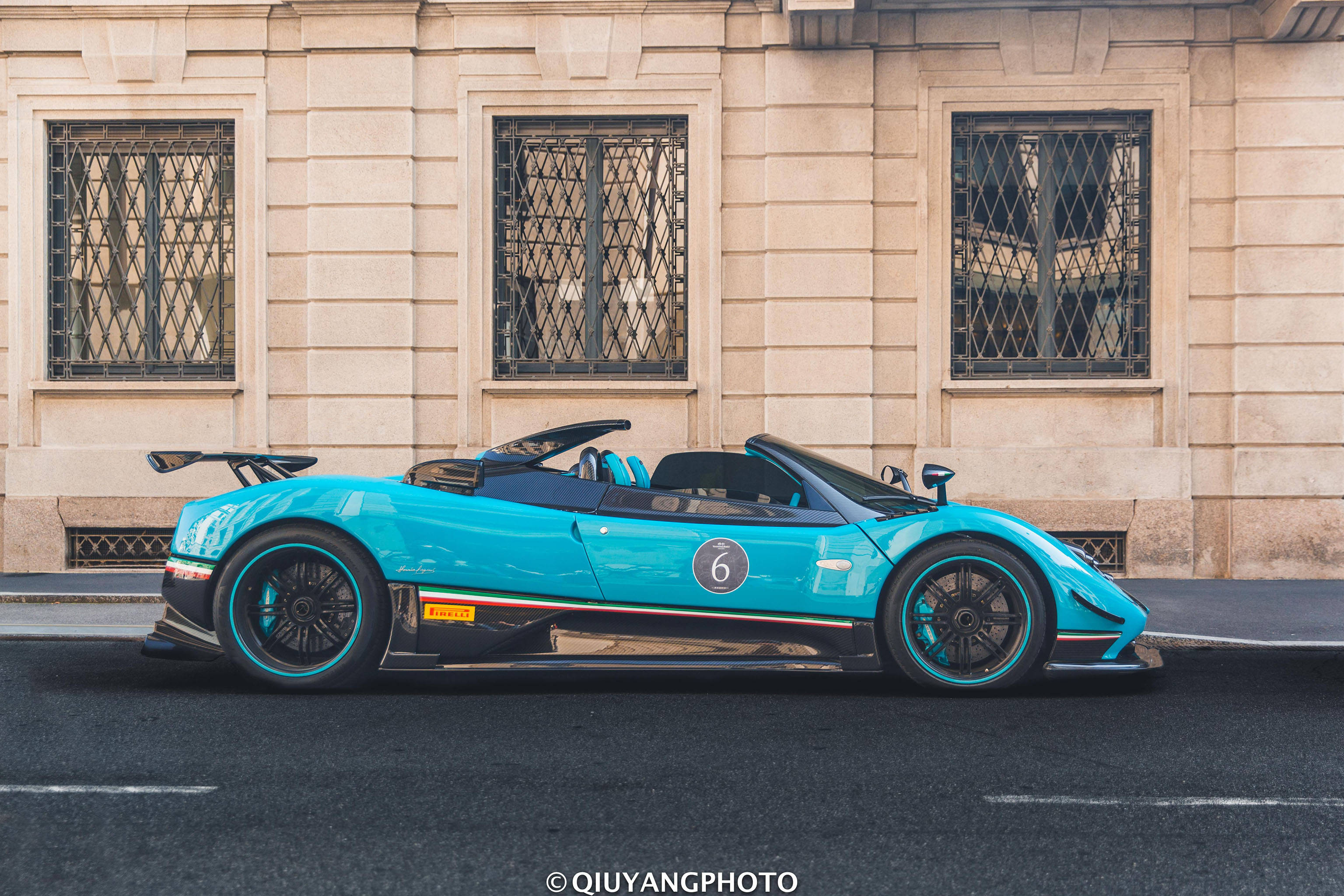 帕加尼zonda uno意大利街拍,号称艺术品的超跑真的很有意境!