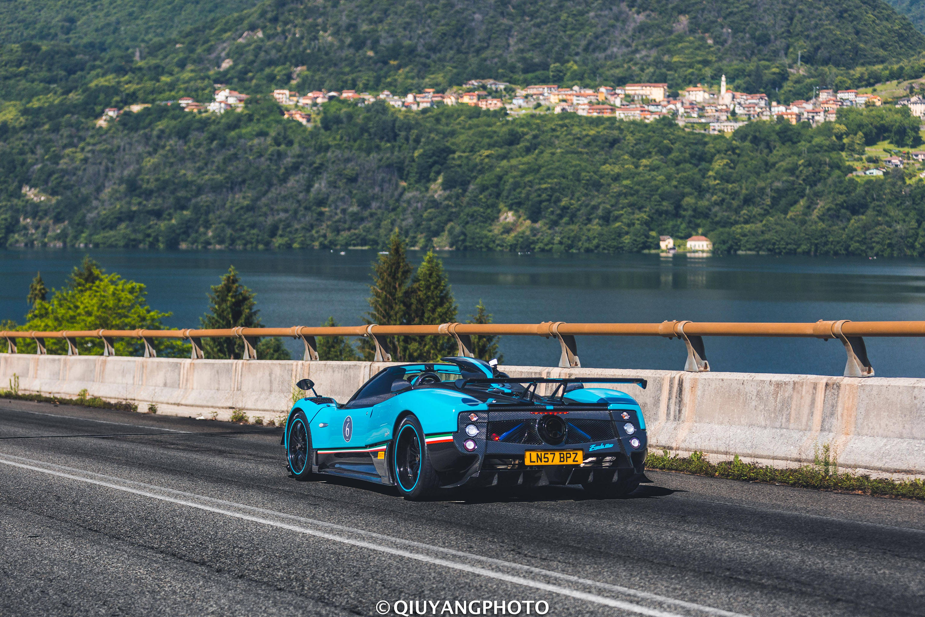 帕加尼zonda uno意大利街拍,号称艺术品的超跑真的很有意境!