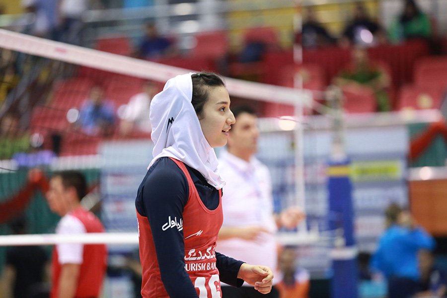 伊朗女排17岁女神走红,堪称世界女排新颜值担当