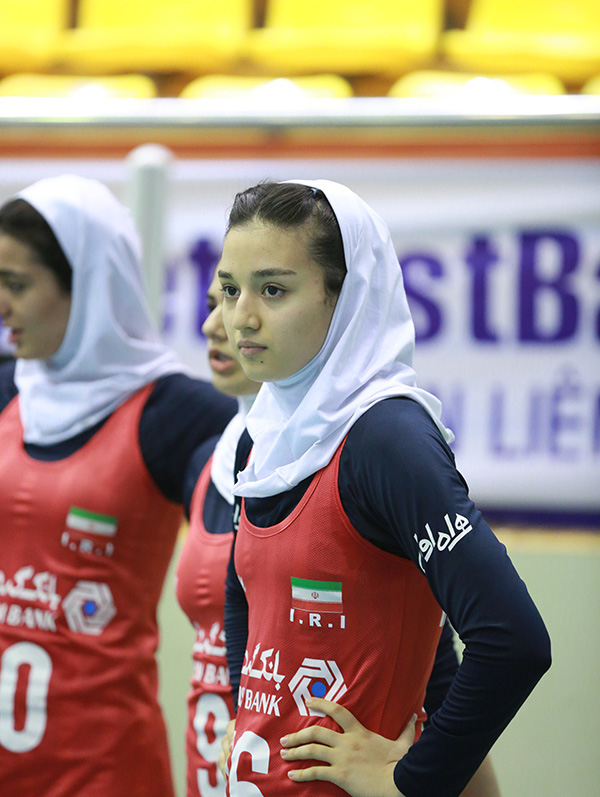 伊朗女排17岁女神走红,堪称世界女排新颜值担当