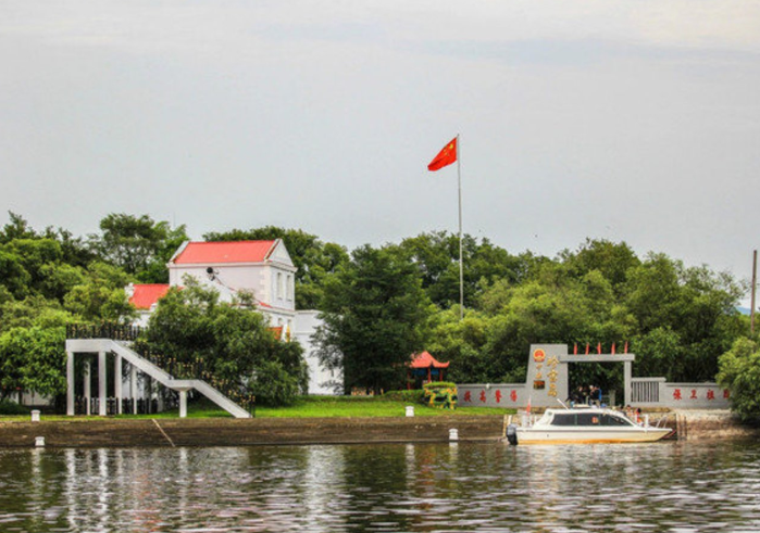 209高地是珍宝岛战役的炮兵指挥所和前沿指挥部,也是我国境内距珍宝岛
