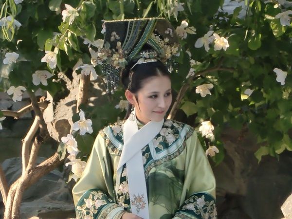 叶澜依从驯兽师到宁嫔,共有7套装扮,哪个造型最打动你呢?