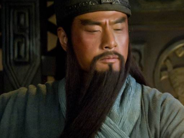 大众吐槽的最狠的关二爷了,甄子丹饰演的二爷个子很低,展现不出那种