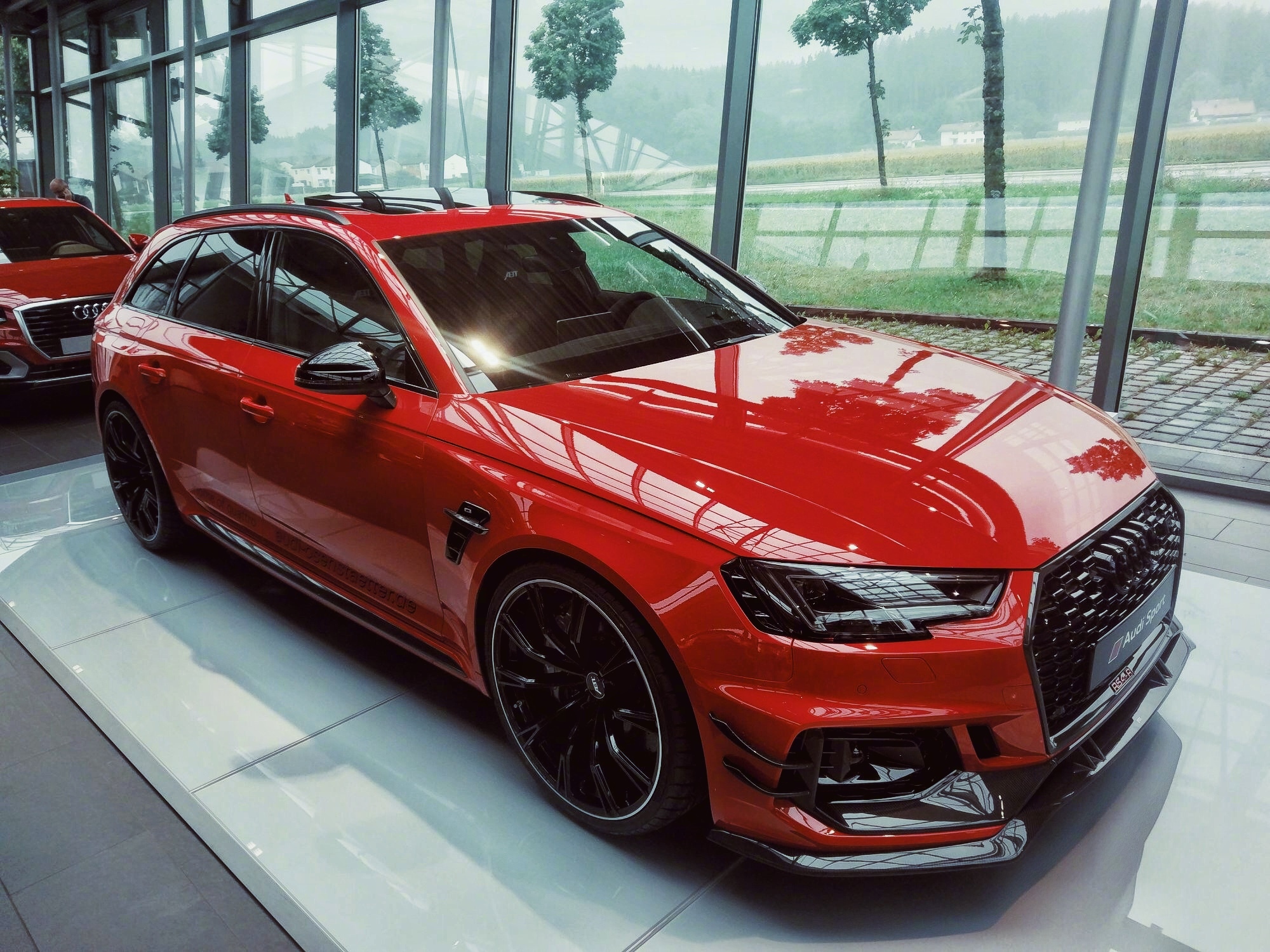 由abt操刀的奥迪rs4有多帅?网友:就等今晚上巴西队进球了!