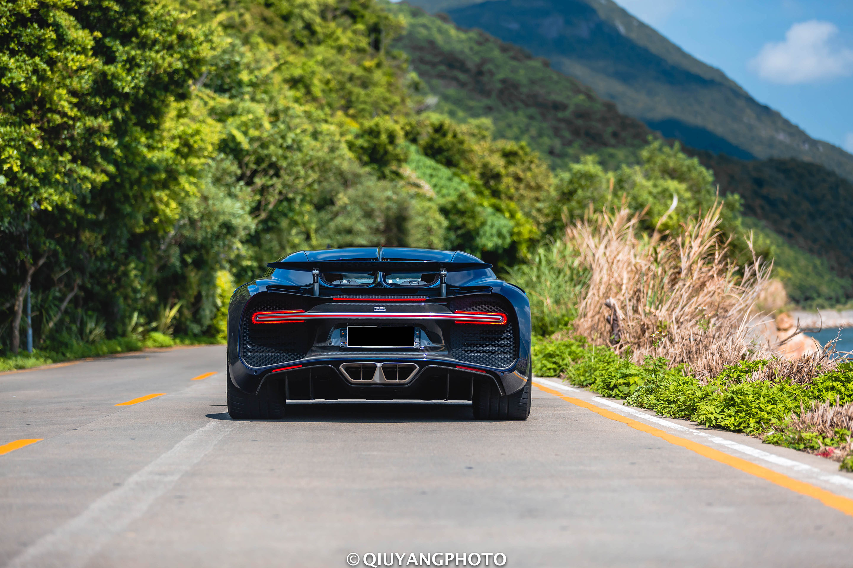 深圳拍摄!布加迪驰龙真的很上镜,网友:一线城市环境这么好?