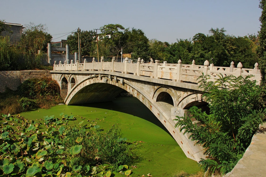 永通桥,俗称"小石桥",位于河北赵县县城西门外.