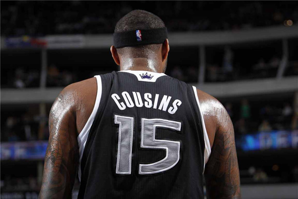 根据记者shams charania报道,德马库斯-考辛斯已经与勇士达成一份合同