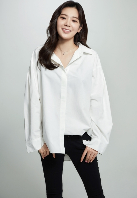 lizzy将以朴秀雅的名字将出演电视剧《我在路上拾到艺人》