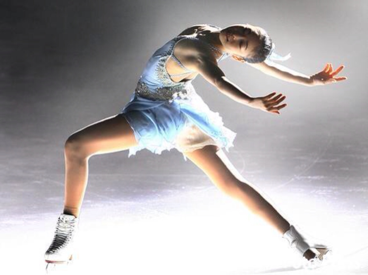 冰场上那些不为人知的事,男选手居然做此动作,女选手苦不堪言