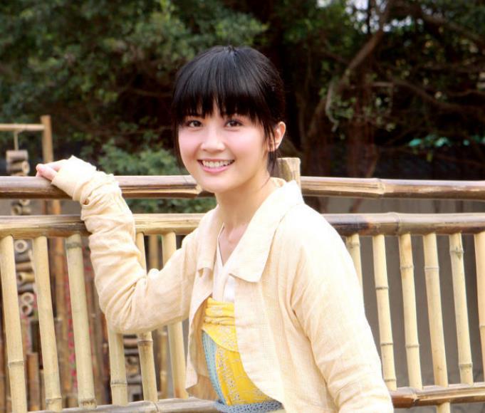 造型也越来越美,阿sa的六张照片 真的是越来越好看 年轻的时候好有