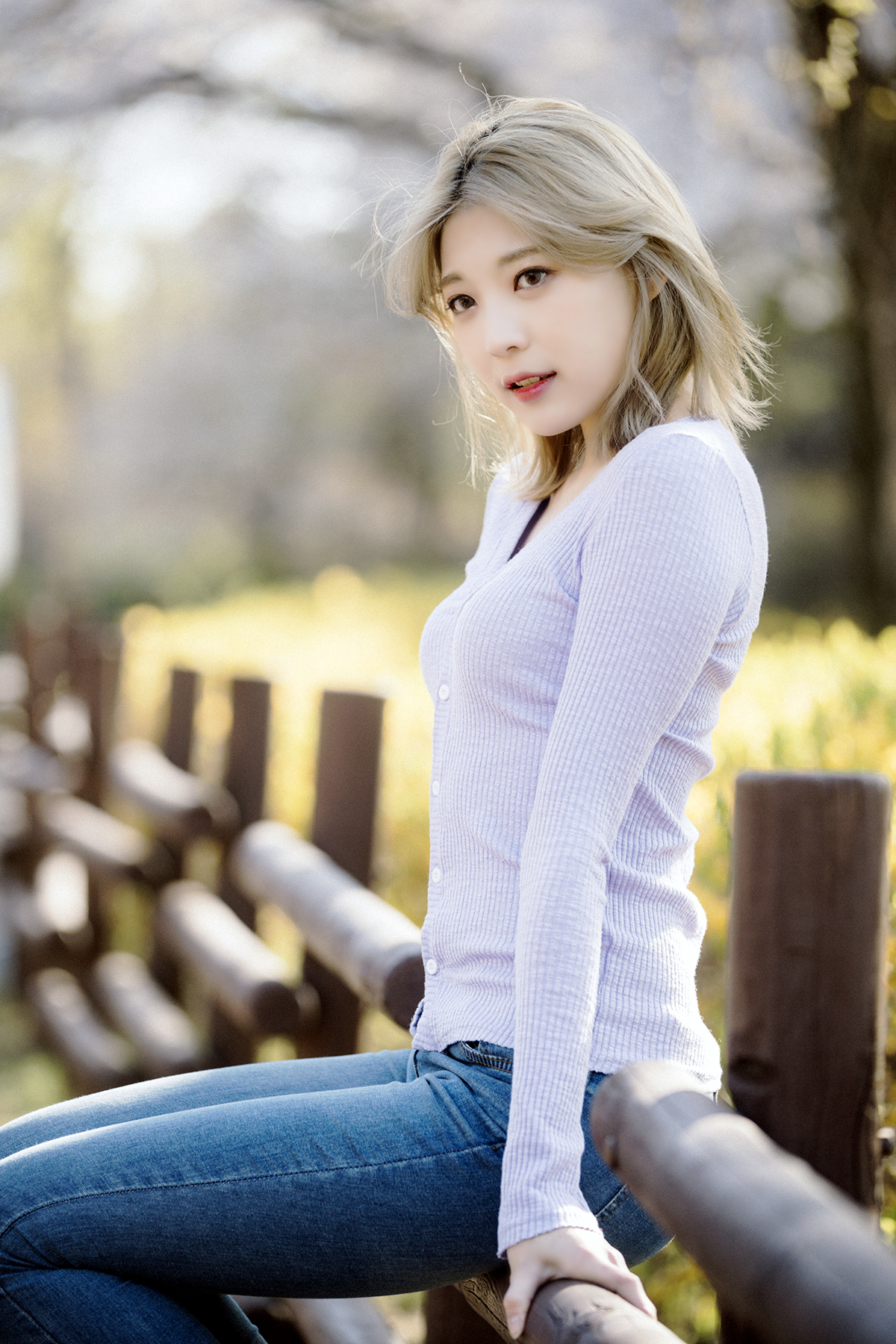 那青涩美丽的现代唯美时尚女孩