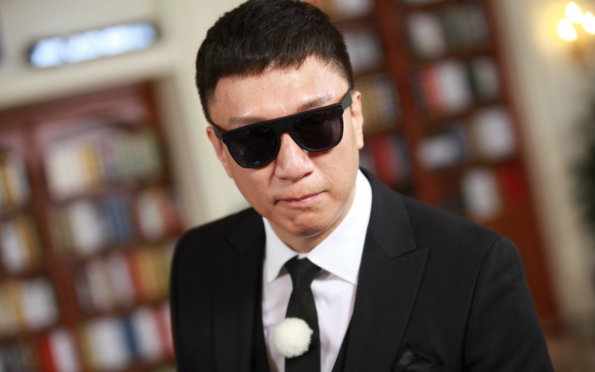 节目,唱歌,演戏,但是我们知道,现在"宝岛"的影视综艺制作费很紧张的