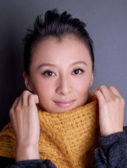 她是《情深深雨濛濛》中的李可云,现实生活中美得不像话!