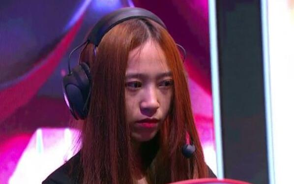 因与观众发生口角,lpl裁判被开除,网友:把妖风小姐姐调去北京