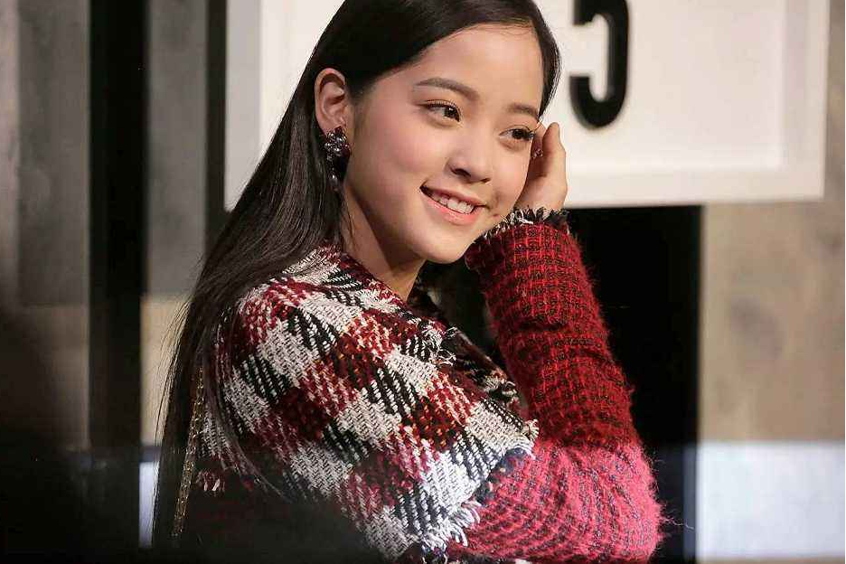 欧阳娜娜笑的最美的几张图,我敢打赌所有粉丝都喜欢最后一张!