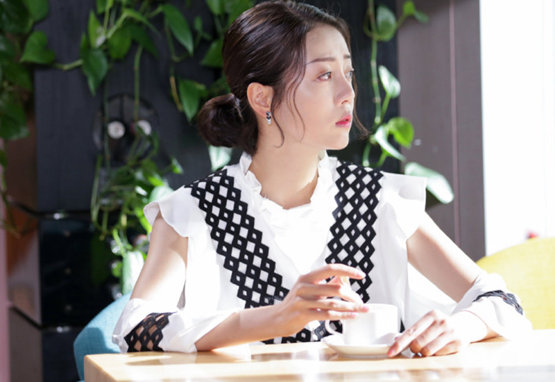 图3,李溪芮在《国民老公》中的这一套衣服很是漂亮,这件衣服刚看的