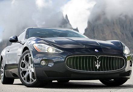 "好友"给六旬阿姨做媒…刚开始谈"男友"就送她一辆玛莎拉蒂!