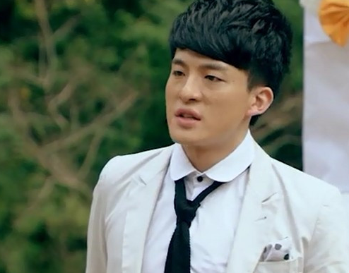 《爱情公寓》中的神秘人物"小黑"终于登场,只是让人好意外!