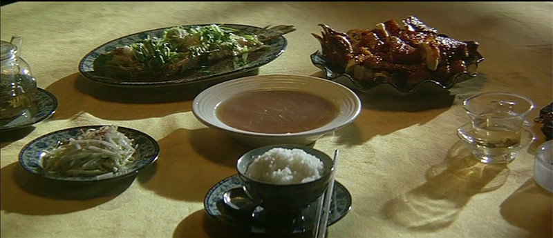 香港黑帮电影中的下饭菜:火锅盒饭的诱惑抵挡不住