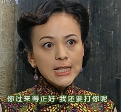 周杰,饰演的尔康,鼻孔和生无可恋脸也是为大家带来了很多欢乐.